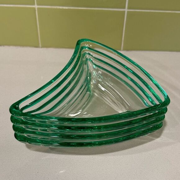 Green Flashed Edge Boomerang Glass Dishes - Set of 4 - Picture 7 of 9